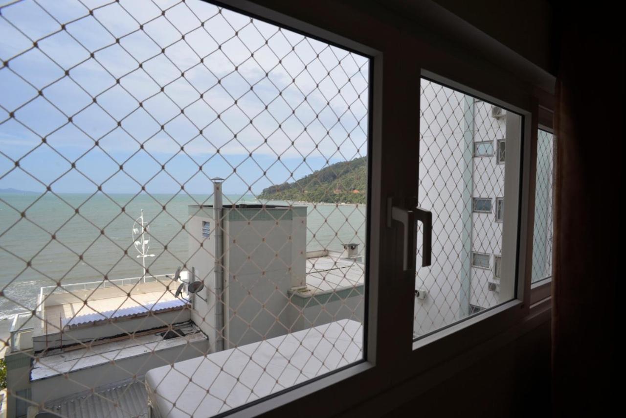 Apartamento FRENTE MAR PÉ NA AREIA, na Av Atlântica Balneário Camboriú Exterior foto