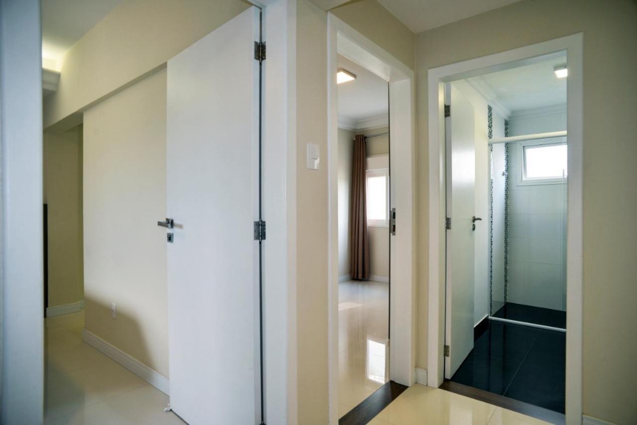 Apartamento FRENTE MAR PÉ NA AREIA, na Av Atlântica Balneário Camboriú Exterior foto